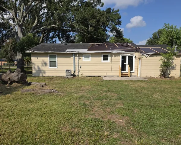 $89,000 | 717 South Valderas Street, Angleton, TX 77515