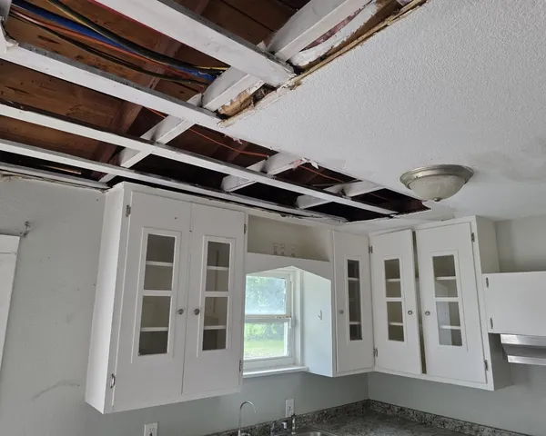 $89,000 | 717 South Valderas Street, Angleton, TX 77515