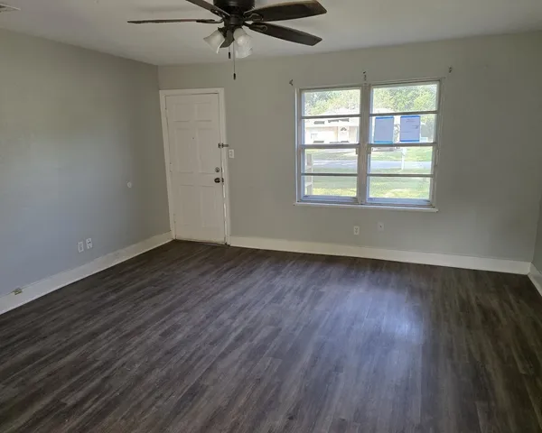 $89,000 | 717 South Valderas Street, Angleton, TX 77515