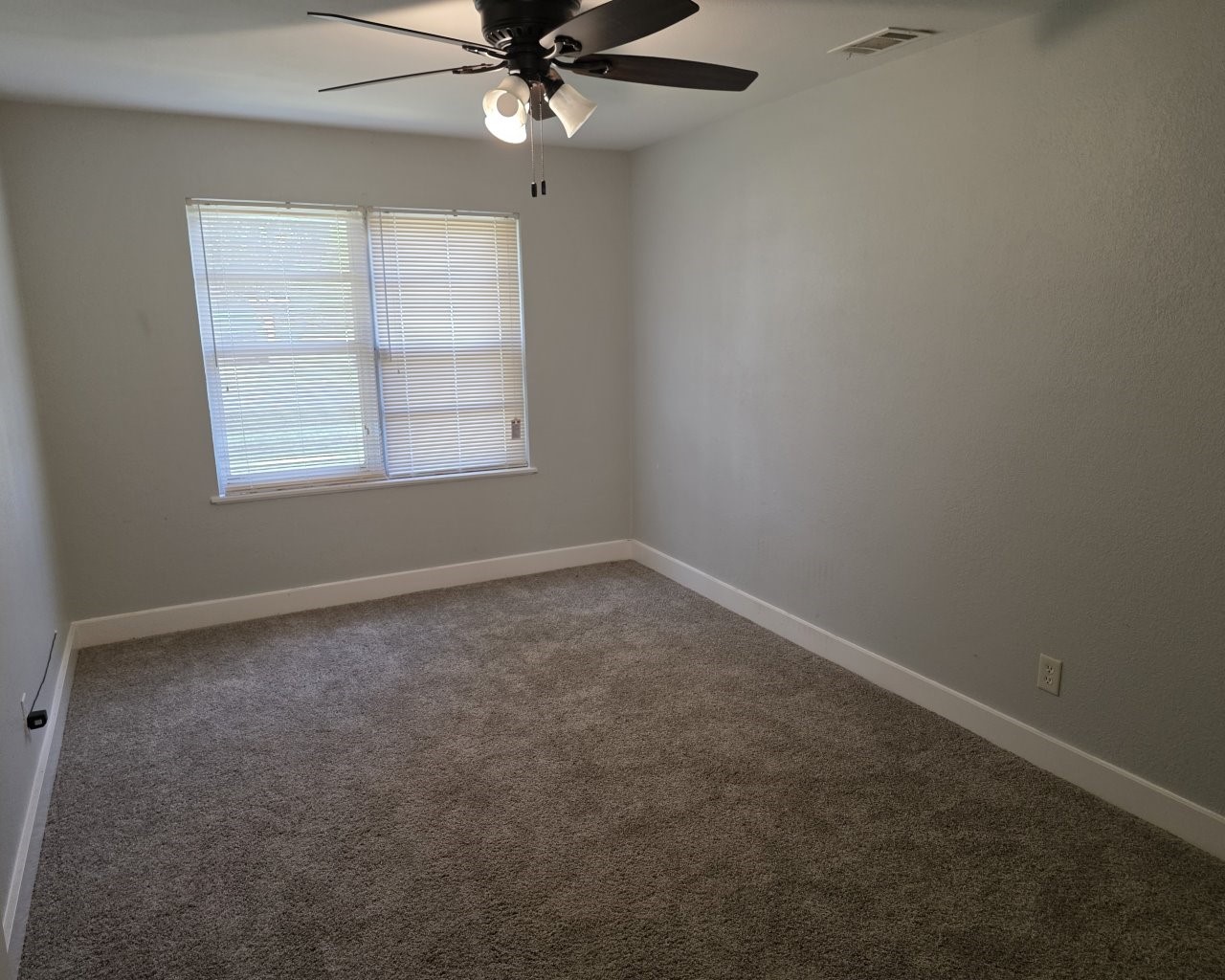 717 South Valderas Street Angleton, TX 77515 - Photo 9 of 14 Bedroom 3