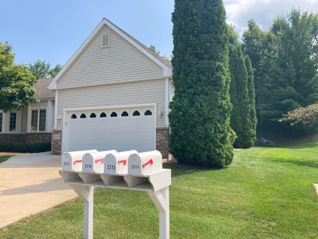 $470,000 | 2315 Stoney Lane, Grafton, WI 53024