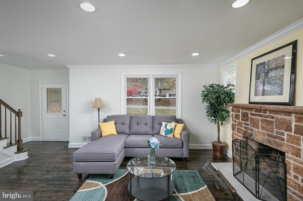 18 Sheraton Road Randallstown, MD 21133 - Photo 1 of 30 Living Room
