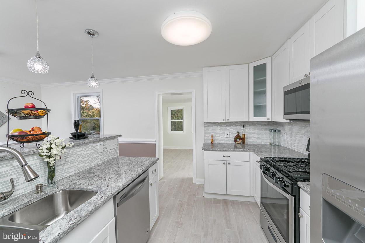 18 Sheraton Road Randallstown, MD 21133 - Photo 10 of 30 Kitchen