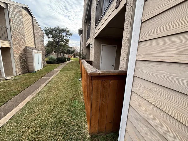 $1,375 | 4748 Old Bent Tree Lane, Unit 301, Dallas, TX 75287