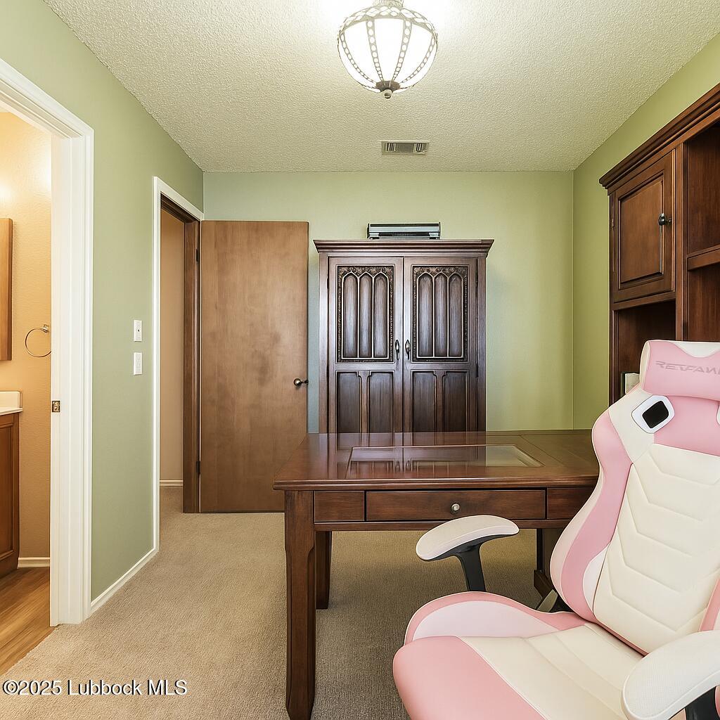 208 South Holliday Plainview, TX 79072 - Photo 29 of 32 a living room with furniture