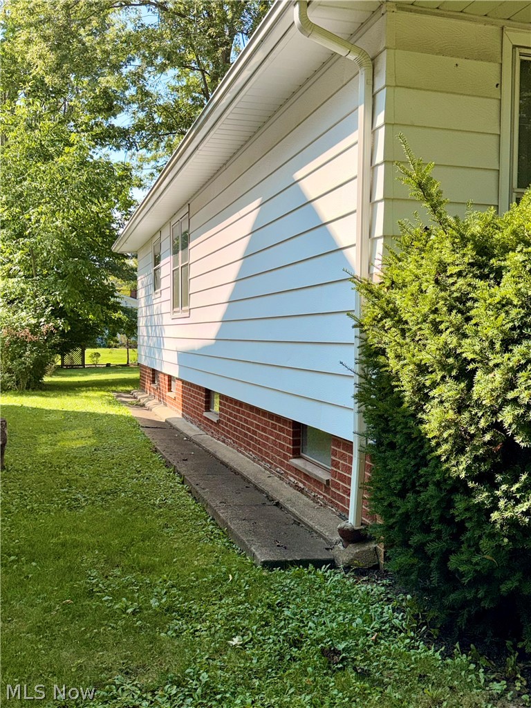 1754 Sunview Road Cleveland, OH 44124 - Photo 14 of 20 Gallery Image 14