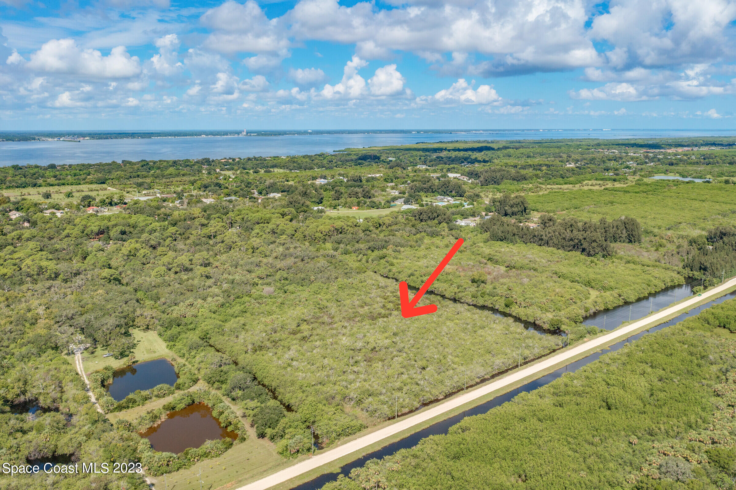 a view of an outdoor space and deck