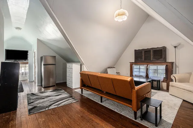 $275,000 | 490 Territorial Road, Benton Harbor, MI 49022