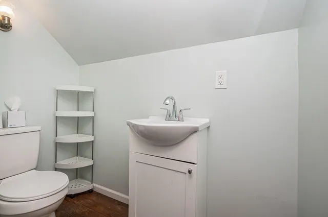 $275,000 | 490 Territorial Road, Benton Harbor, MI 49022