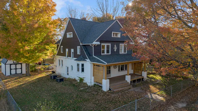 $275,000 | 490 Territorial Road, Benton Harbor, MI 49022