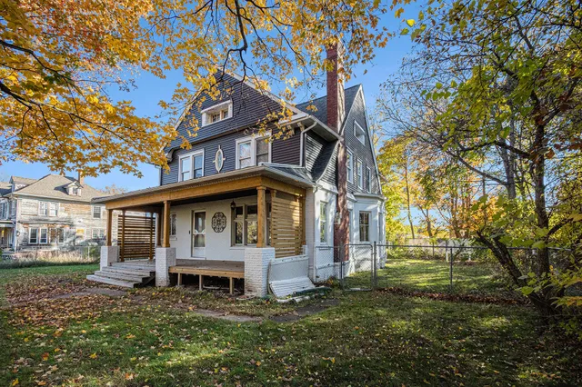 $275,000 | 490 Territorial Road, Benton Harbor, MI 49022