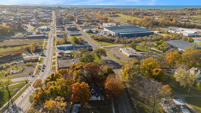 $275,000 | 490 Territorial Road, Benton Harbor, MI 49022