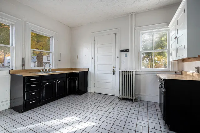 $275,000 | 490 Territorial Road, Benton Harbor, MI 49022