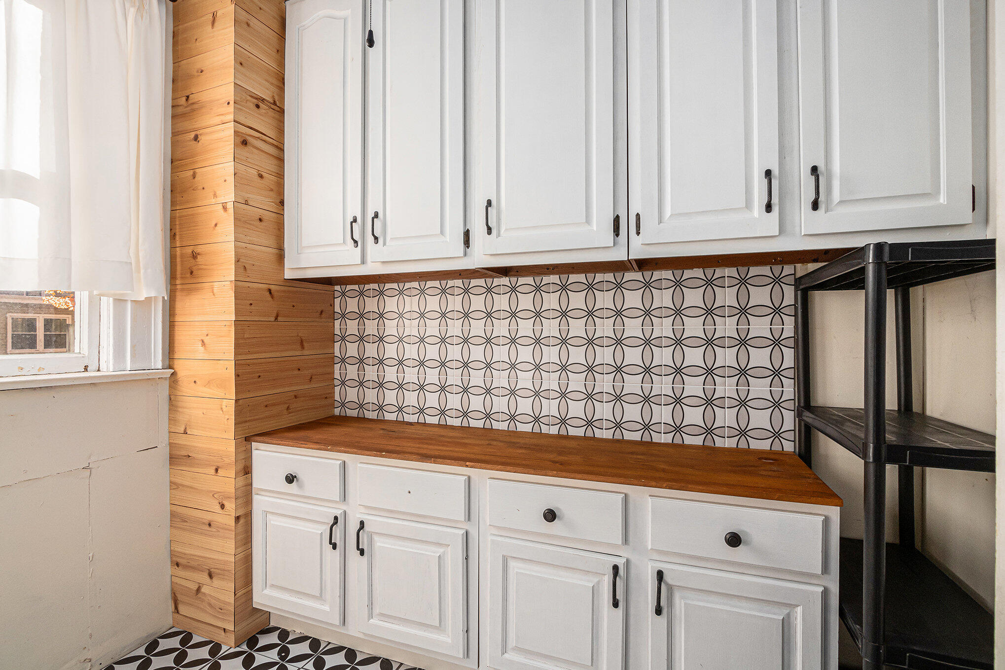 490 Territorial Road Benton Harbor, MI 49022 - Photo 9 of 25 011_img_3141_939