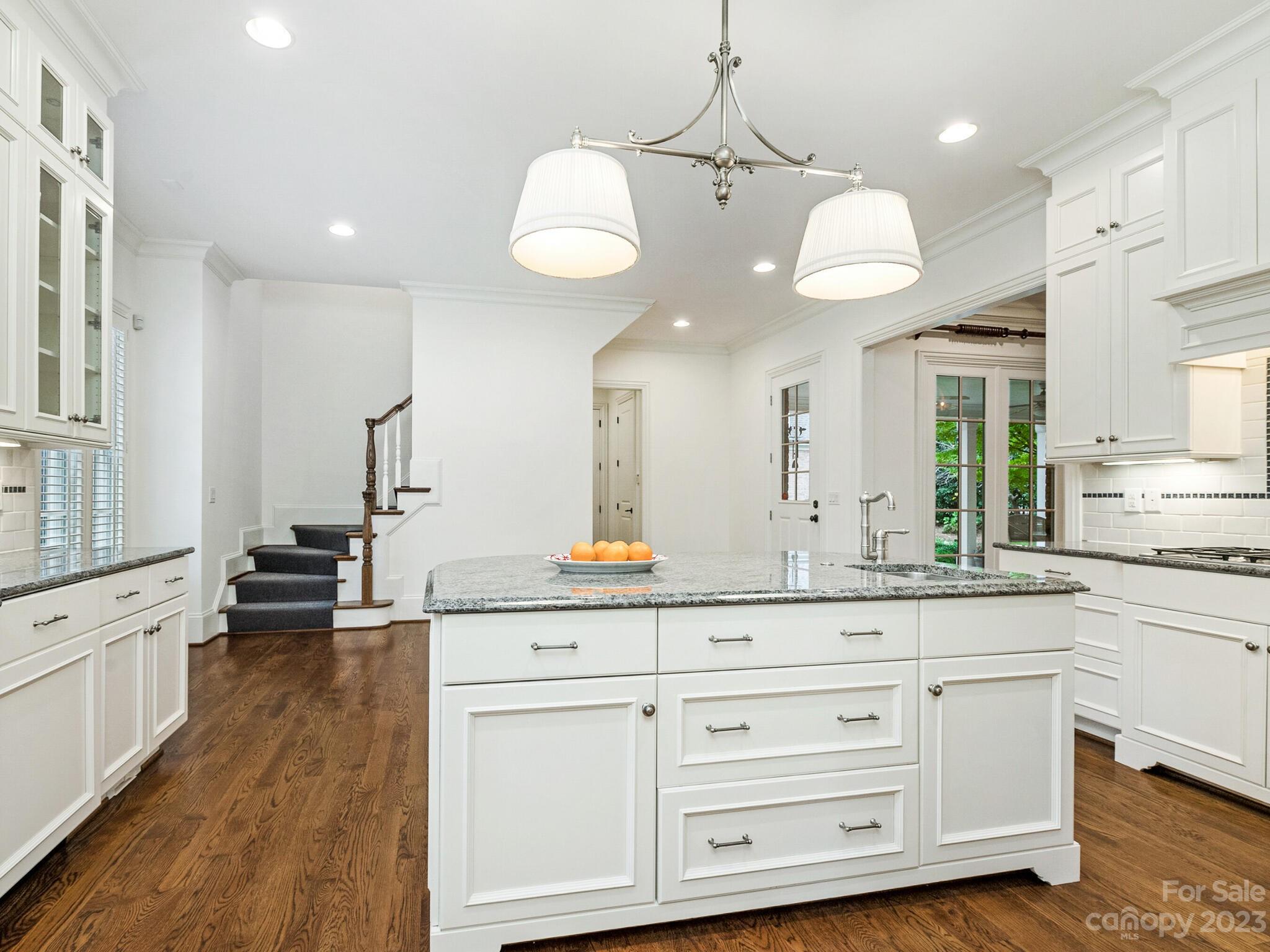 1119 Bolling Road Charlotte, NC 28207 - Photo 11 of 42 Gallery Image 11