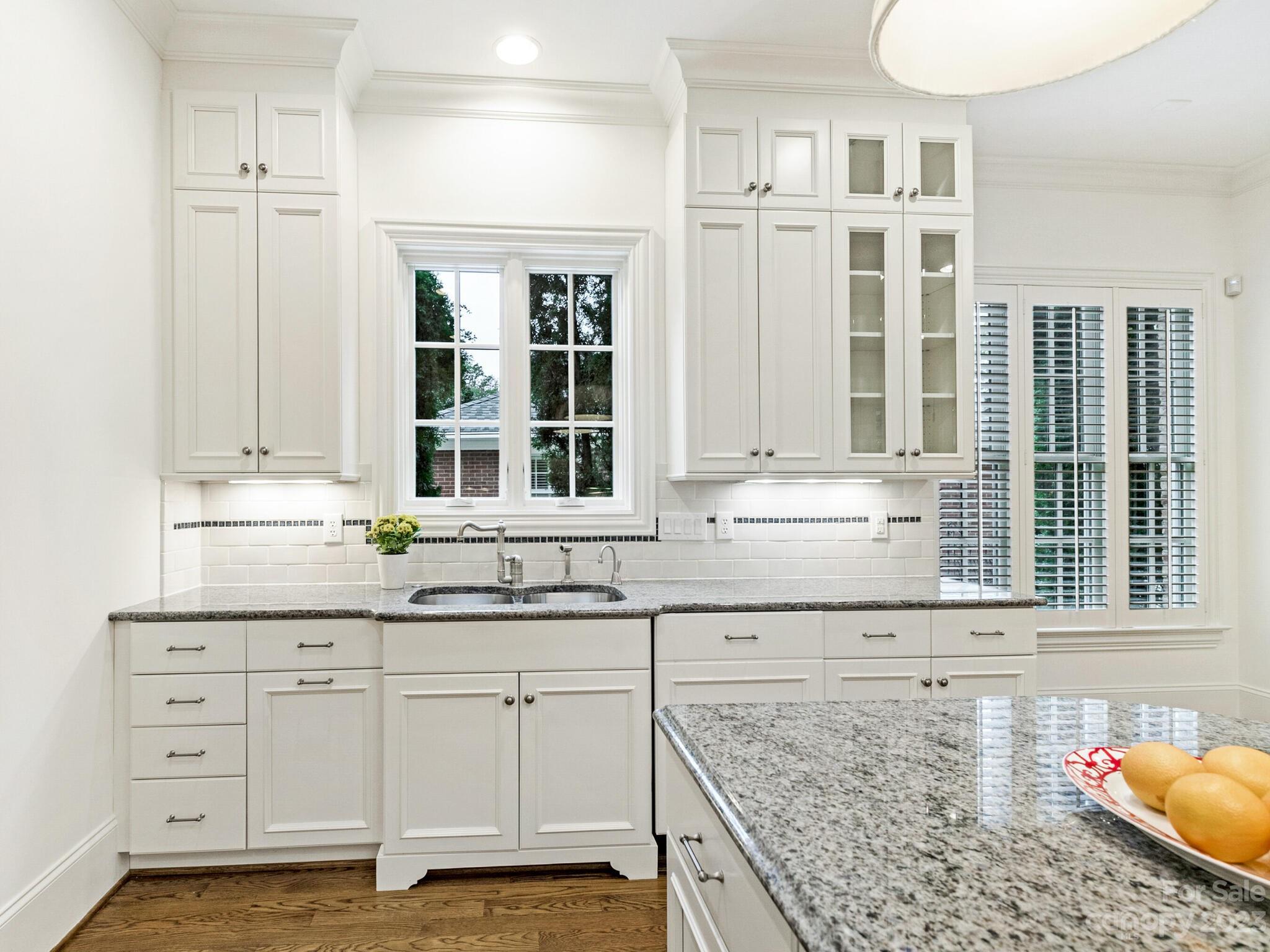 1119 Bolling Road Charlotte, NC 28207 - Photo 12 of 42 Gallery Image 12