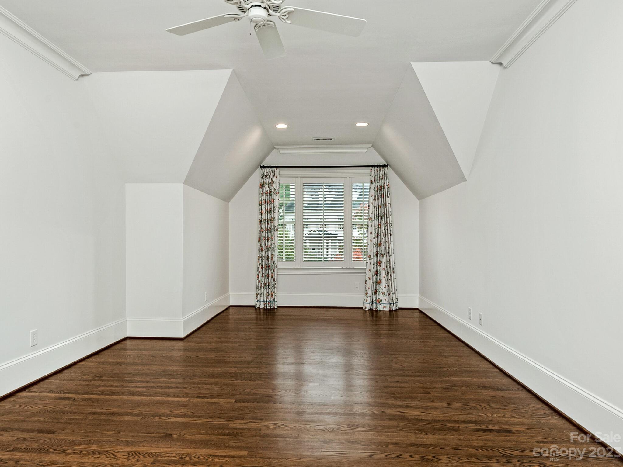 1119 Bolling Road Charlotte, NC 28207 - Photo 23 of 42 Gallery Image 23