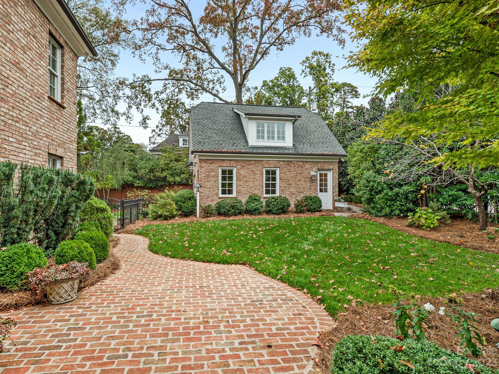 1119 Bolling Road Charlotte, NC 28207 - Photo 35 of 42 Gallery Image 35