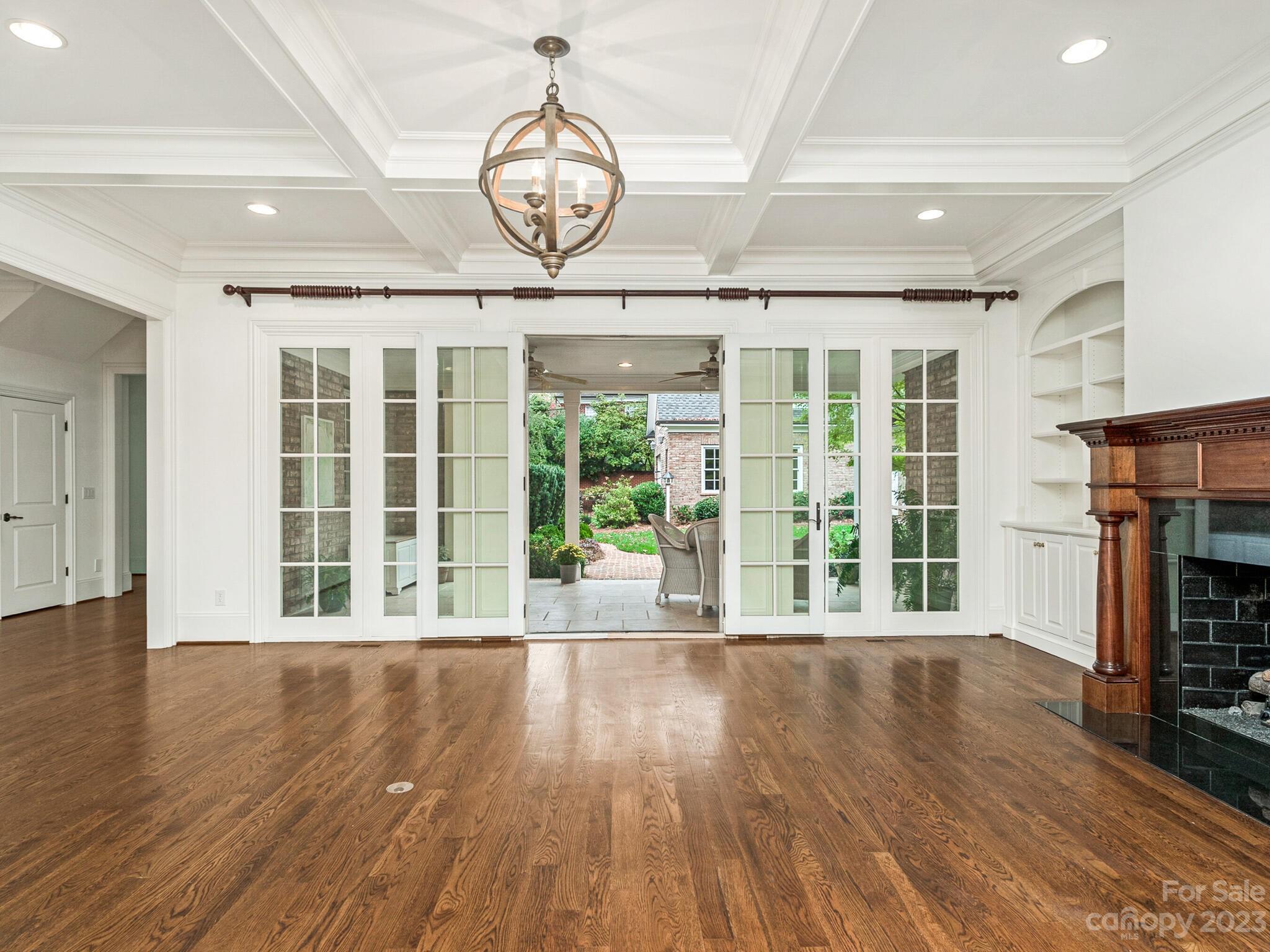 1119 Bolling Road Charlotte, NC 28207 - Photo 9 of 42 Gallery Image 9