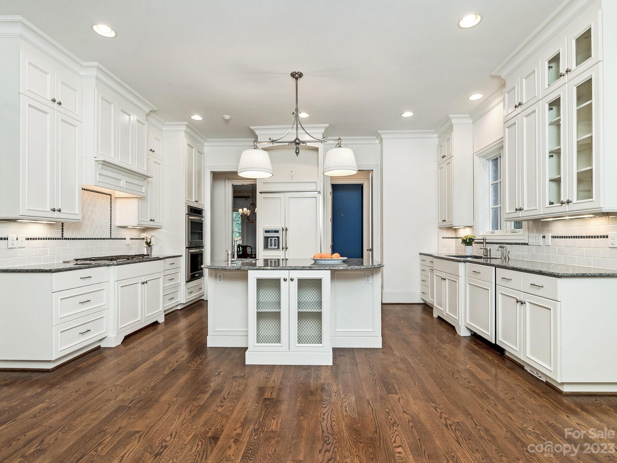 1119 Bolling Road Charlotte, NC 28207 - Photo 10 of 42 Gallery Image 10