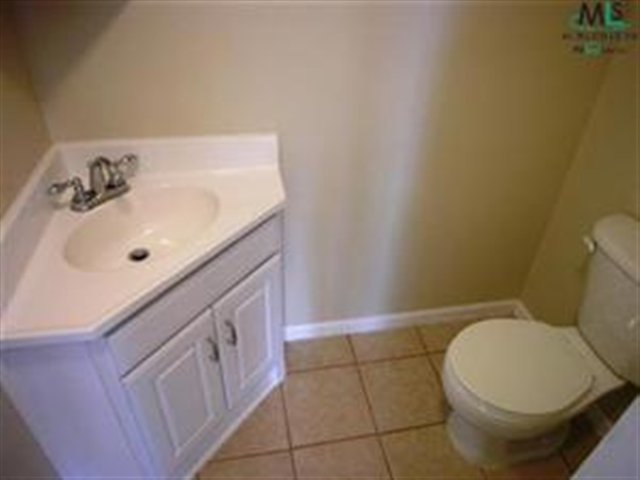 9287 River Road, Unit 8 Algonac, MI 48001 - Photo 13 of 15 31127484-12.JPG