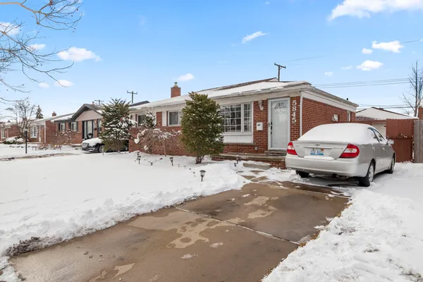 $340,000 | 5845 Plainfield Street, Dearborn Heights, MI 48127