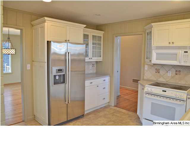 2729 Shades Crest Road Birmingham, AL 35216 - Photo 3 of 31