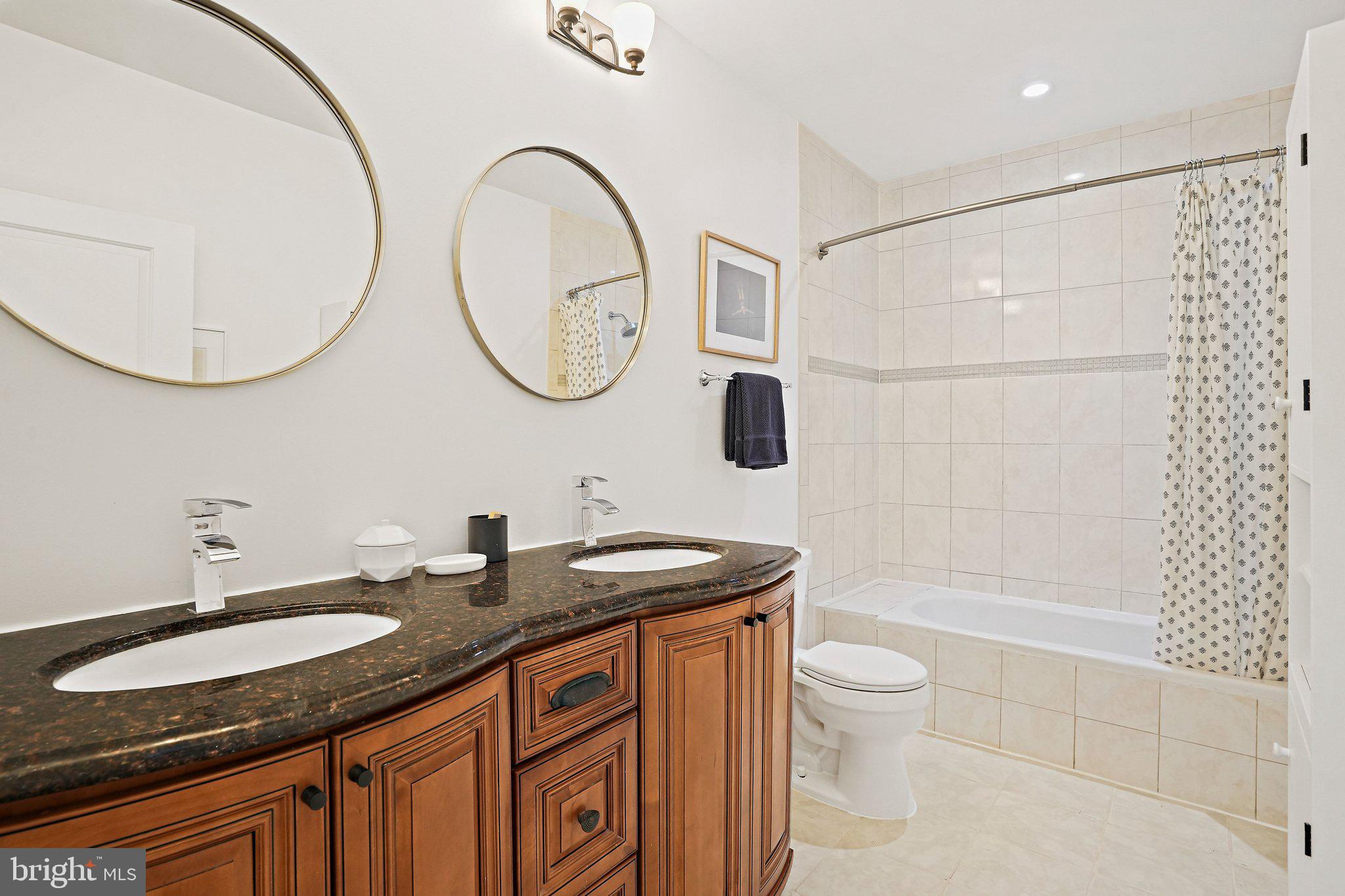 1921 2nd Street Northeast, Unit 102 Washington, DC 20002 - Photo 11 of 19 En-suite bath in primary bedroom
