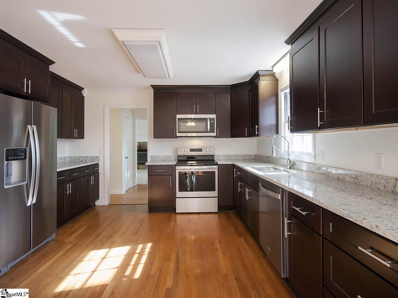 109 Terrence Court Greer, SC 29650 - Photo 10 of 36 Gallery Image 10