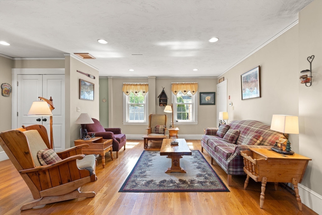 291 Plimpton Street Walpole, MA 02081 - Photo 16 of 41