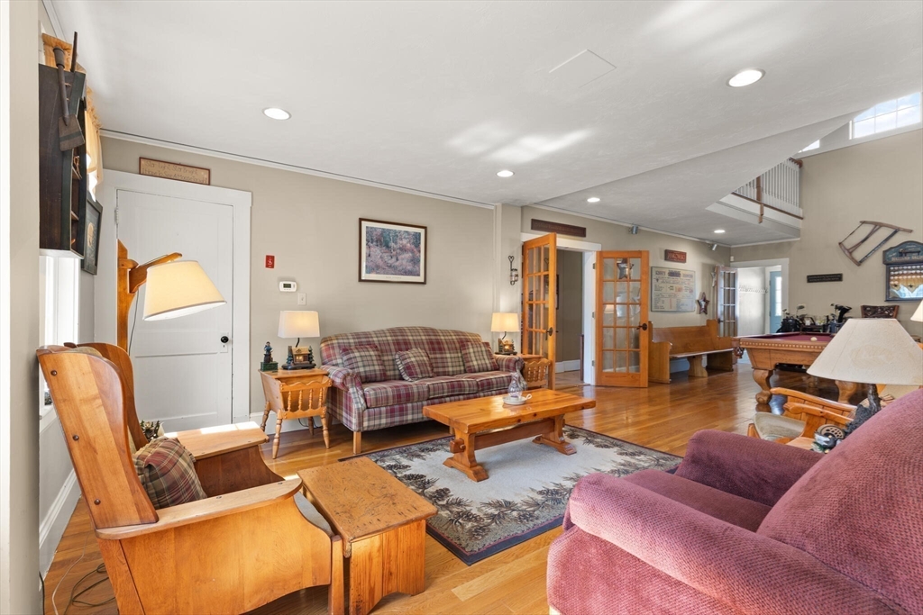 291 Plimpton Street Walpole, MA 02081 - Photo 17 of 41