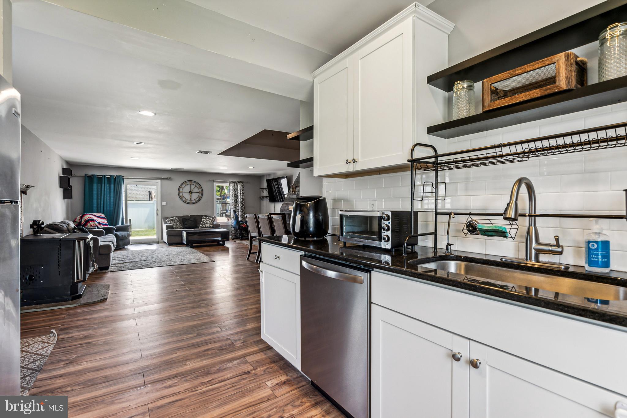 10 Greenbriar Road Levittown, PA 19057 - Photo 11 of 25 Gallery Image 11