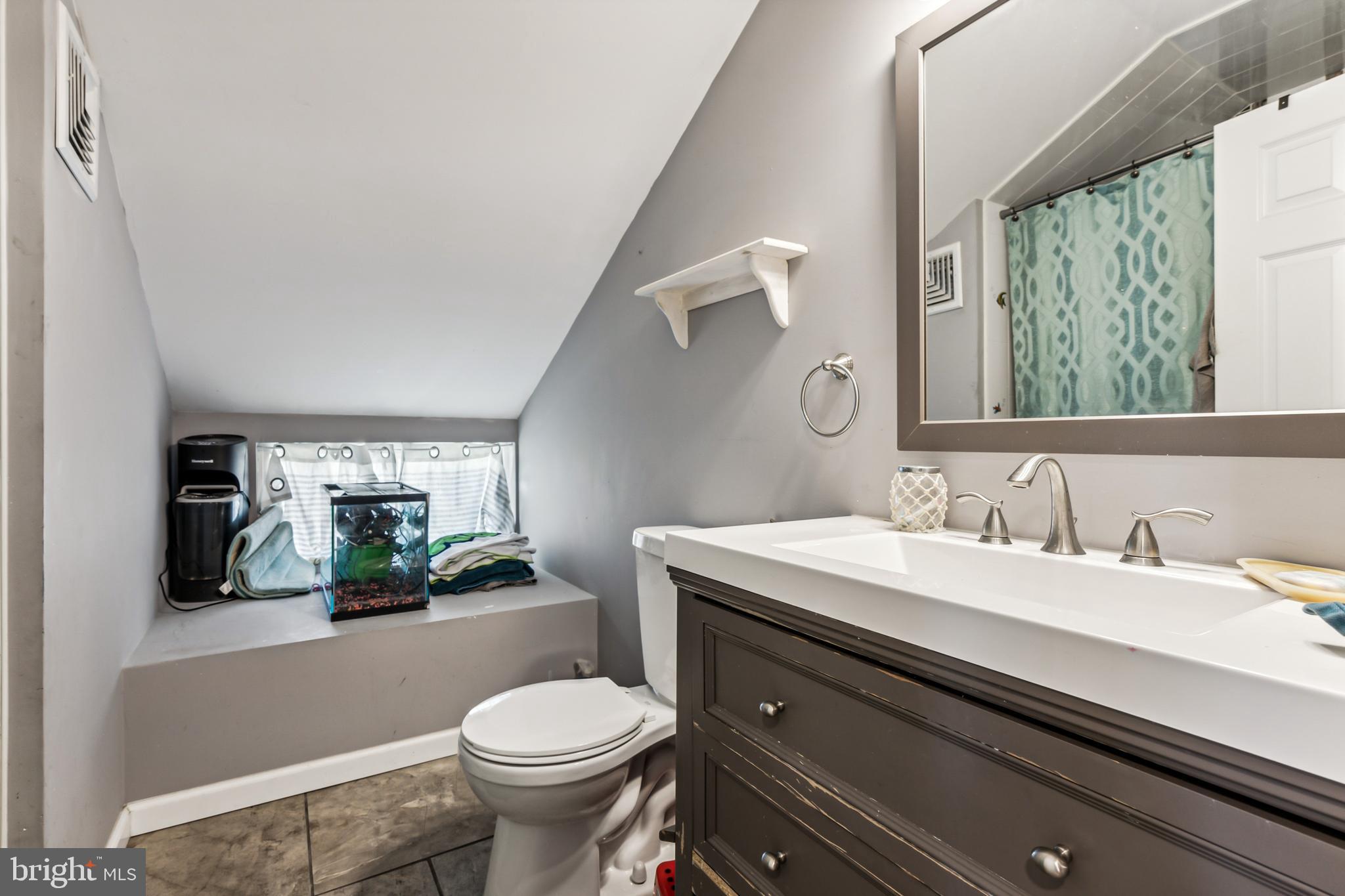 10 Greenbriar Road Levittown, PA 19057 - Photo 13 of 25 2nd Floor Bathroom