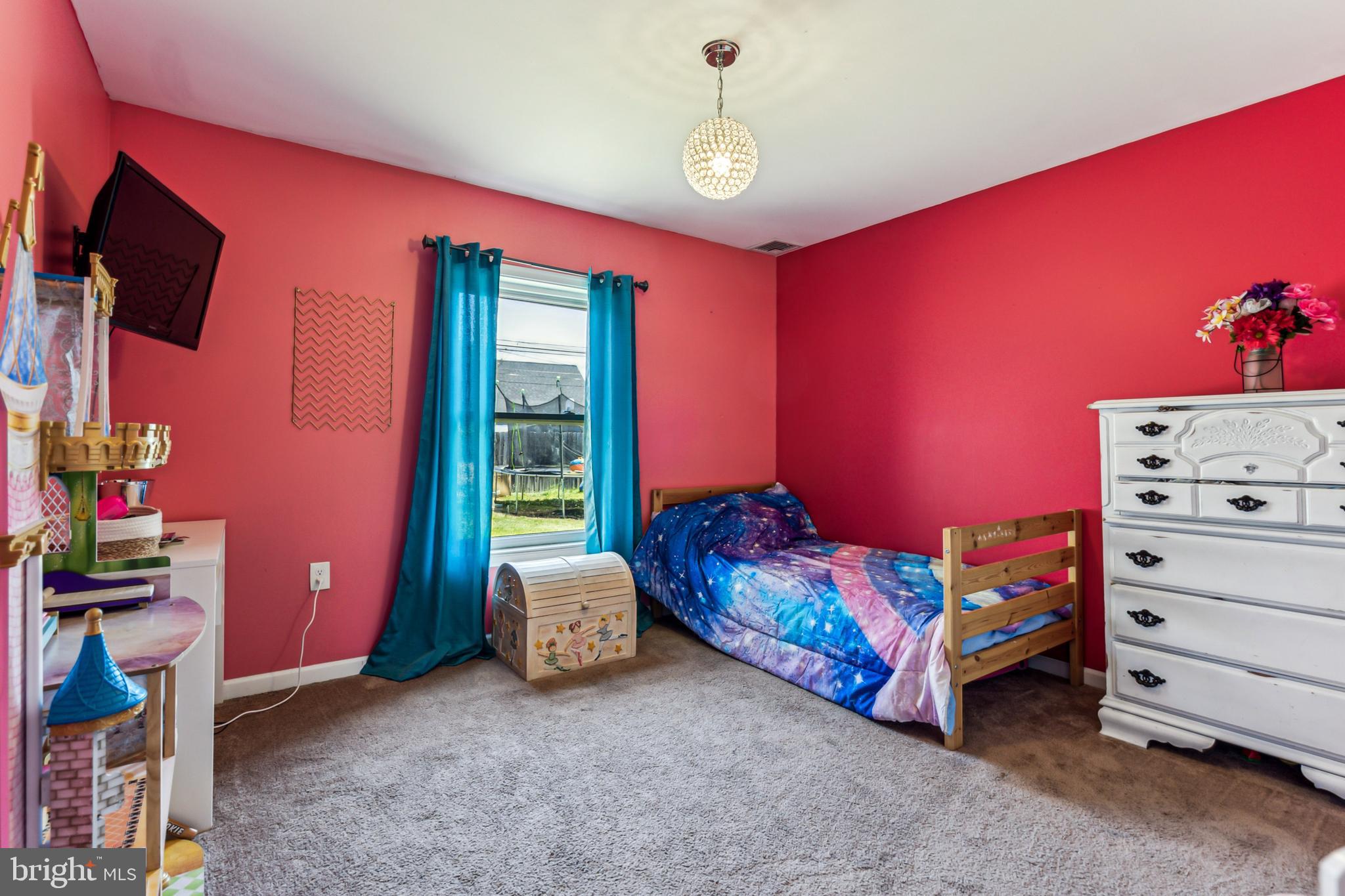 10 Greenbriar Road Levittown, PA 19057 - Photo 16 of 25 1st Floor Bedroom