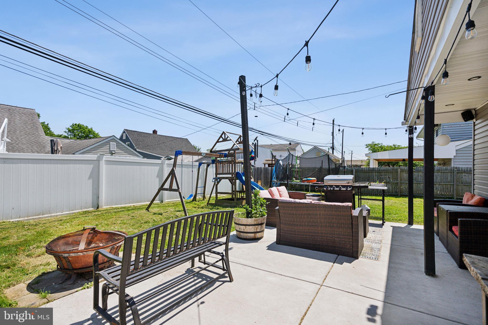 10 Greenbriar Road Levittown, PA 19057 - Photo 22 of 25 Entertainment Out Back