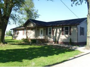 220 Kenilworth Road Bremen, IN 46506 - Photo 1 of 4