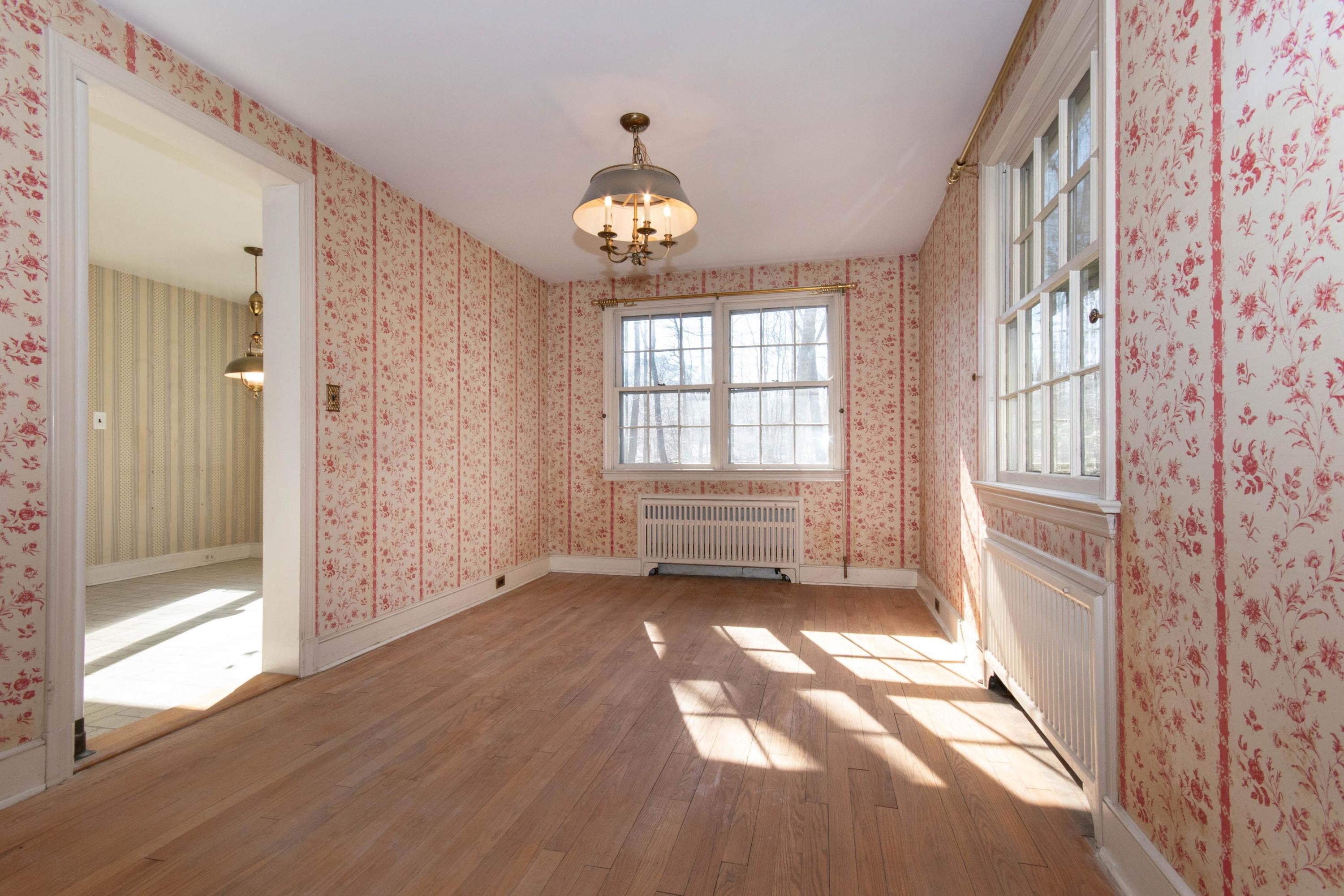792 Smith Ridge Road New Canaan, CT 06840 - Photo 8 of 18 a view of an empty room with a window