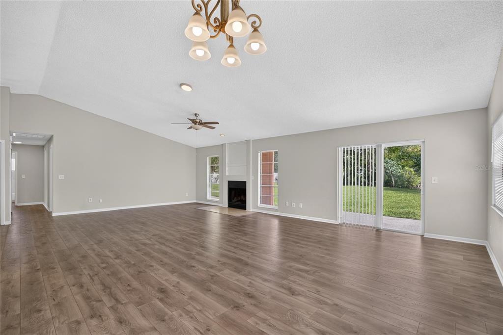 1206 Sail Way Valrico, FL 33594 - Photo 10 of 46