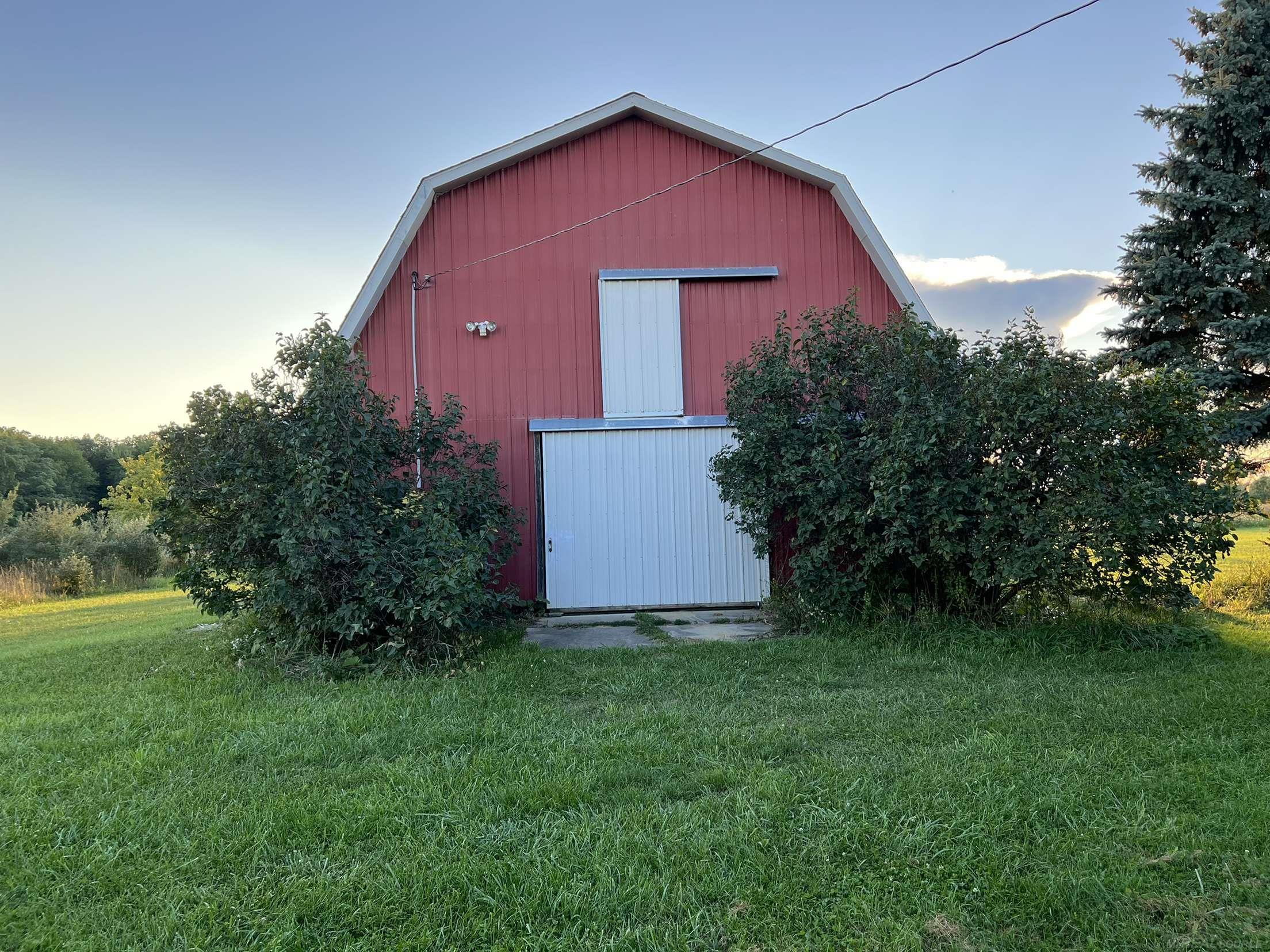8977 Kilgore Road Avoca, MI 48006 - Photo 5 of 61 50087315-4.JPG