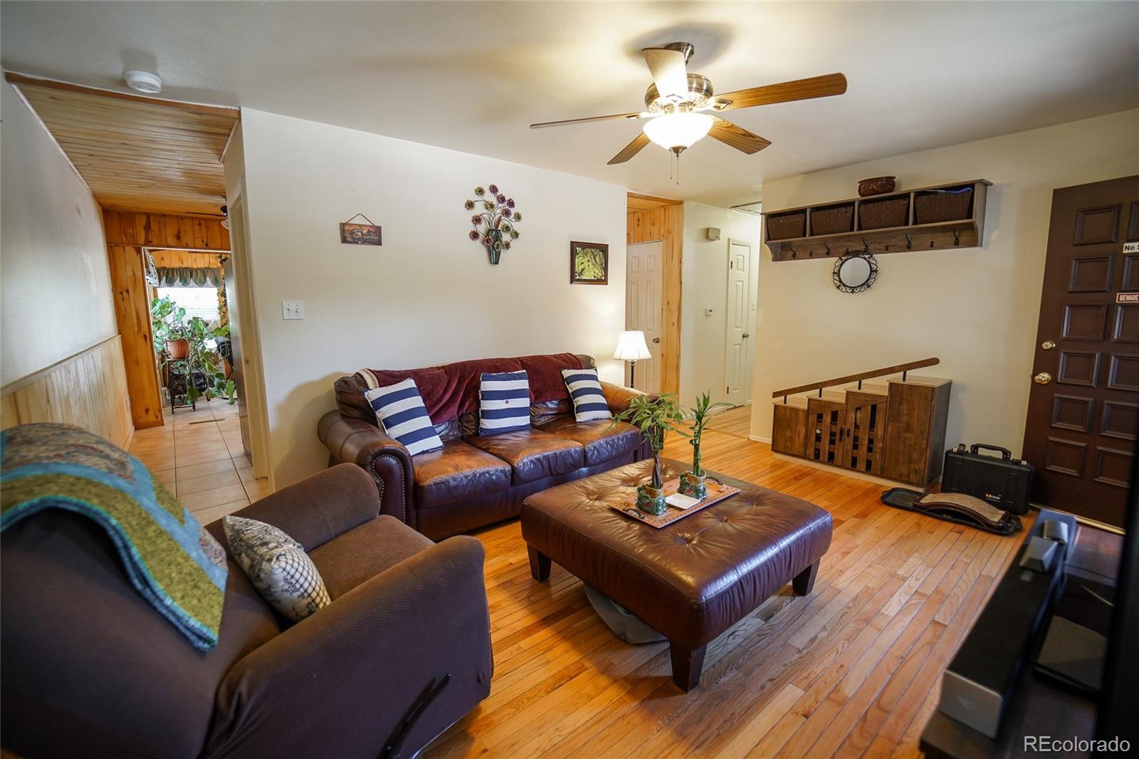 806 Paradise Lane Colorado Springs, CO 80904 - Photo 18 of 45 a living room with furniture