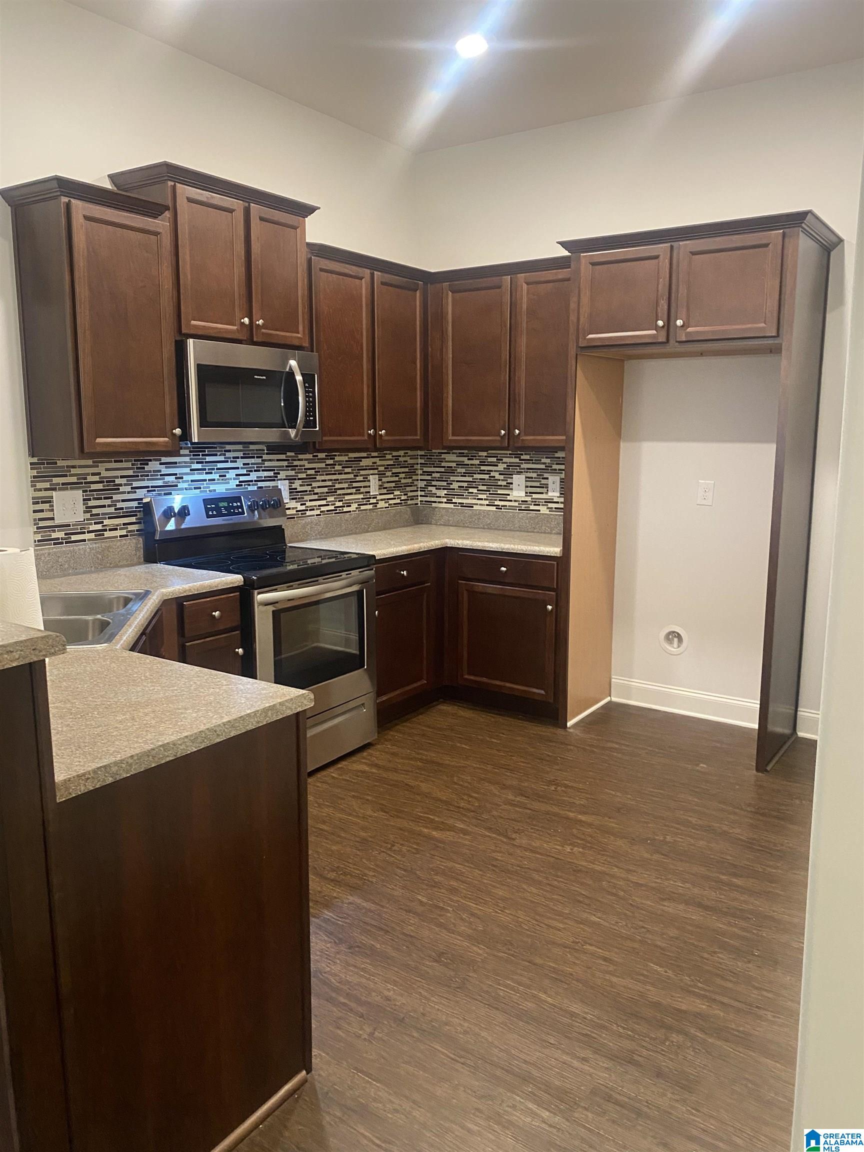 433 Marsh Circle Calera, AL 35040 - Photo 6 of 17