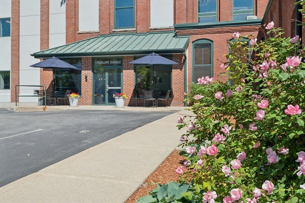 1 Envelope Terrace, Unit 202 Worcester, MA 01604 - Photo 4 of 39