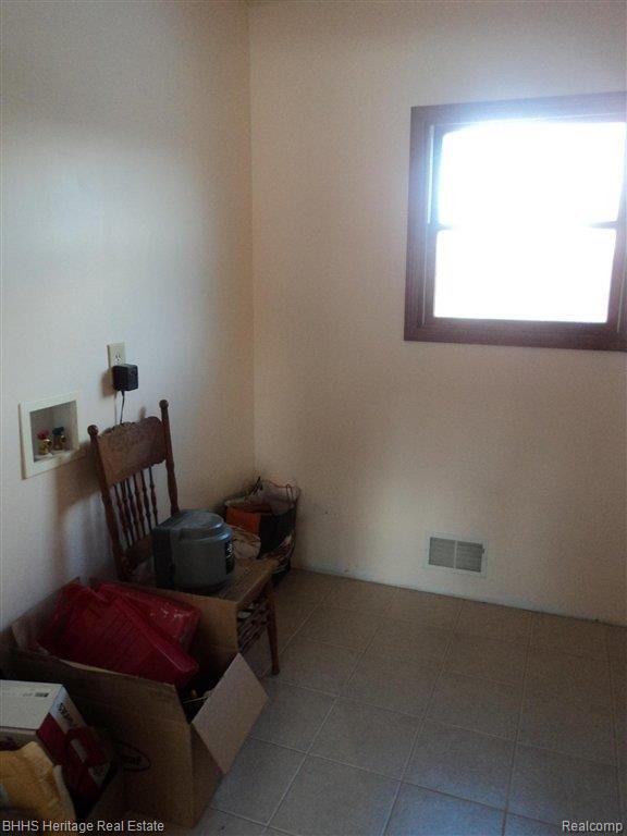 1899 West Lovejoy Road Perry, MI 48872 - Photo 10 of 19 Bedroom 3