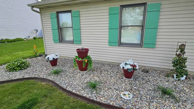 $225,000 | 12720 Indiana Street, Grabill, IN 46741