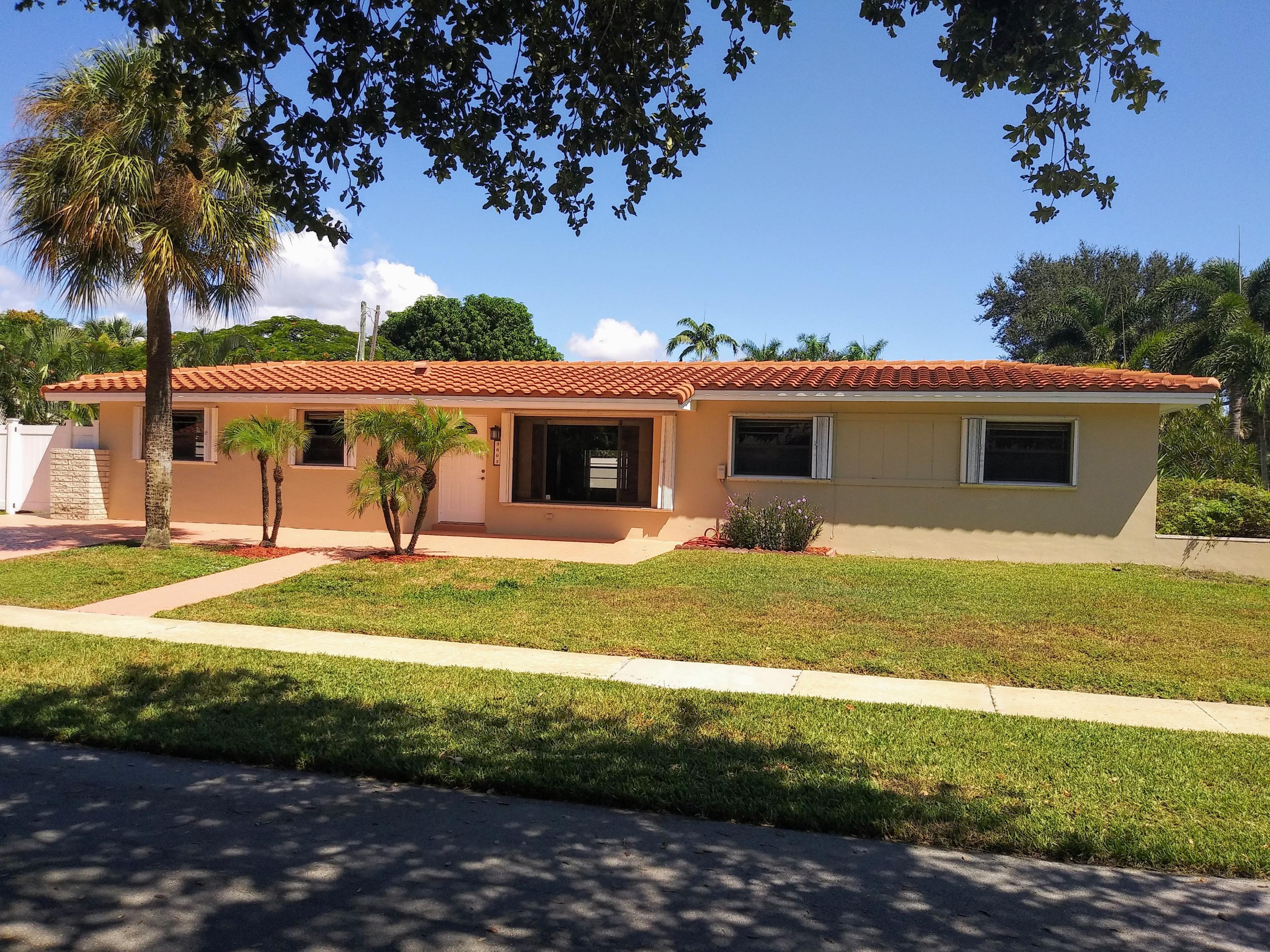 3803 Nw 2nd Ct, Boca Raton