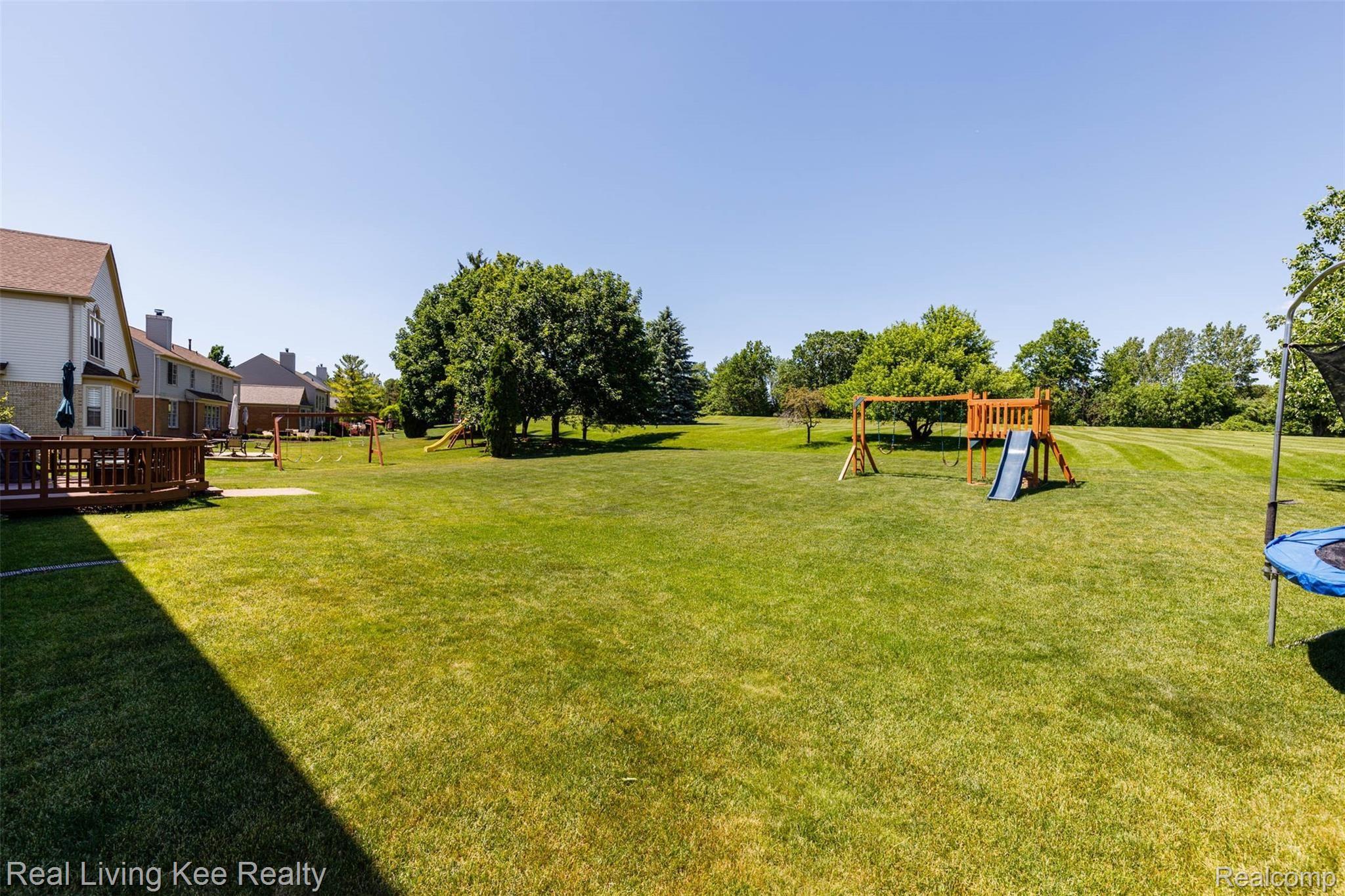 2398 Pleasant View Drive Rochester, MI 48306 - Photo 42 of 49 2398PleasantView-43.jpg