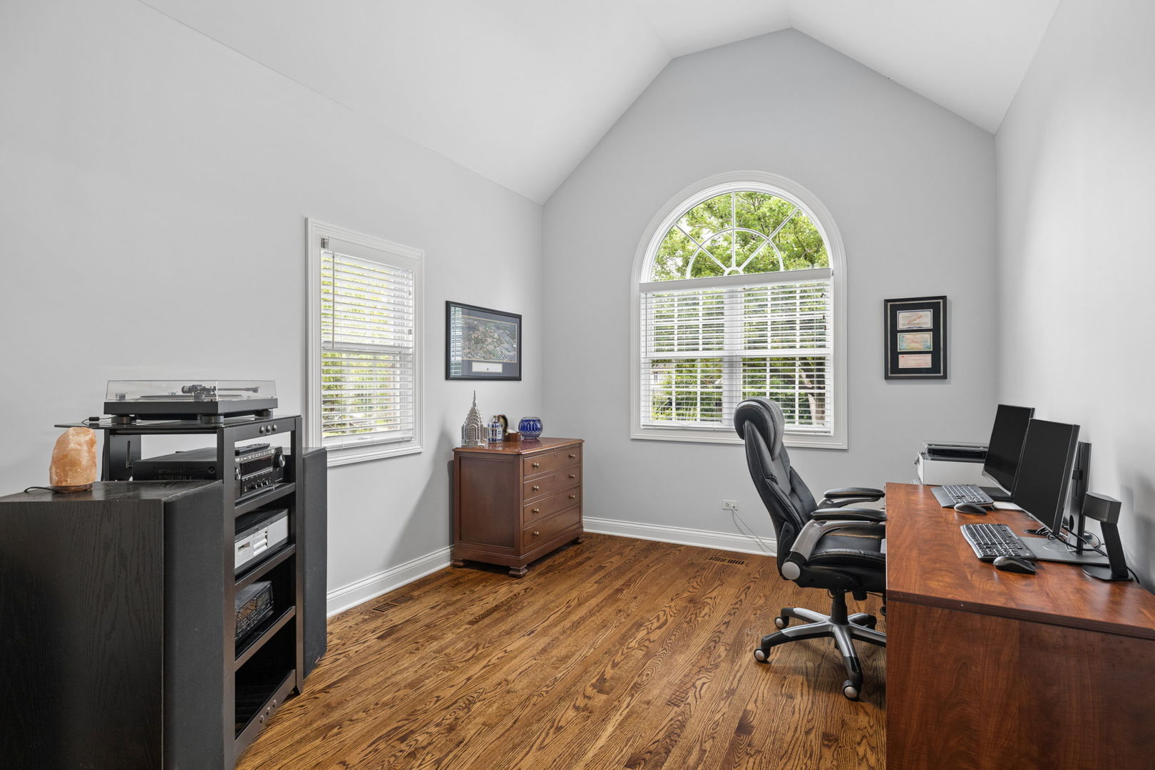 5709 Lenox Road Lisle, IL 60532 - Photo 21 of 46 Gallery Image 21
