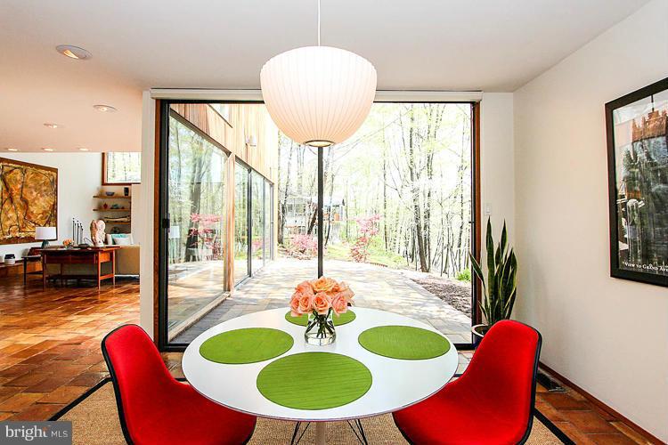 2020 Upper Lake Drive Reston, VA 20191 - Photo 10 of 30 Breakfast Room