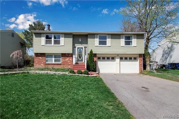$2,800 | 16 West Klein Road, Amherst, NY 14221