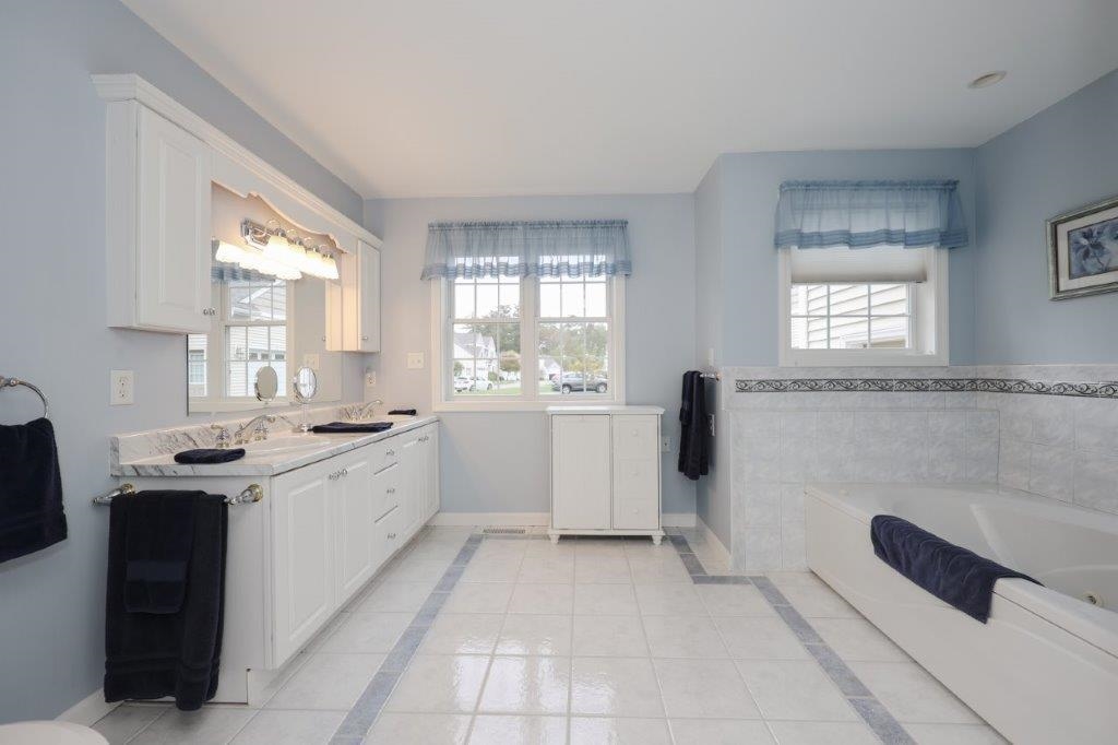 5 Terrell Lane Hollis, NH 03049 - Photo 11 of 32